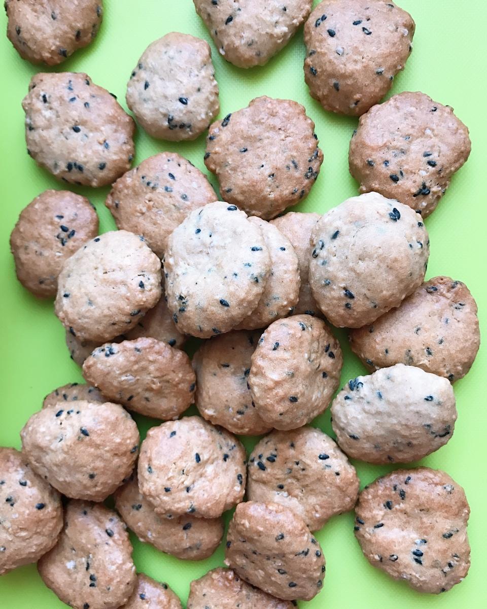 燕麦高纤维芝麻饼干