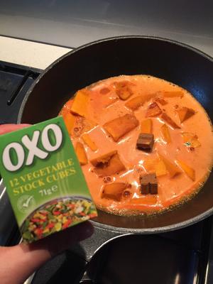 南瓜胡萝卜奶油芝士浓汤的做法 步骤3