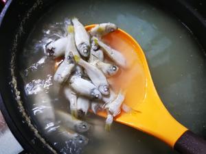 瘦身餐—鱼胶米线的做法 步骤7