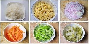 酸菜炒米的做法 步骤2