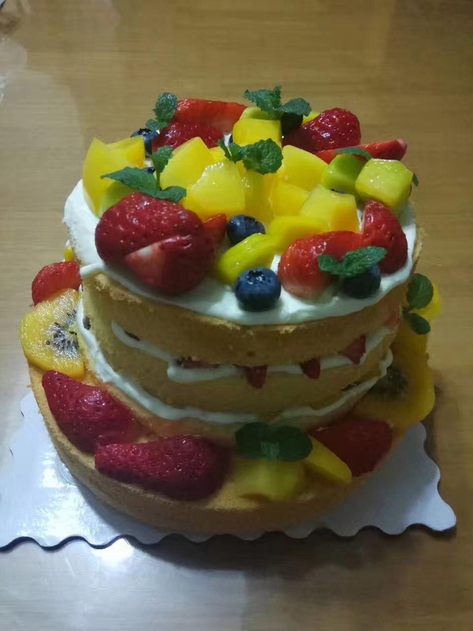 草莓裸蛋糕
