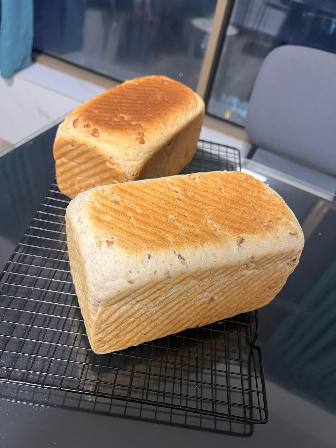 高纤低脂的全麦核桃吐司