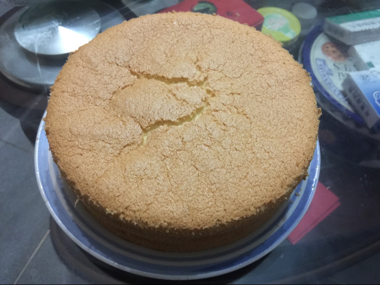 超简单完美戚风蛋糕（6寸2蛋）附打发、翻拌、脱模视频