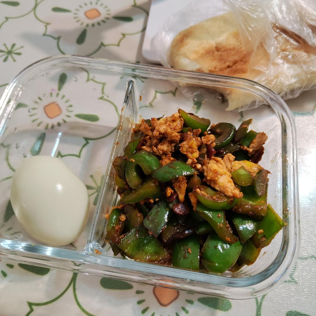 青椒炒鸡蛋【任何炒鸡蛋系列】如何炒出焦香诱人的青椒炒蛋