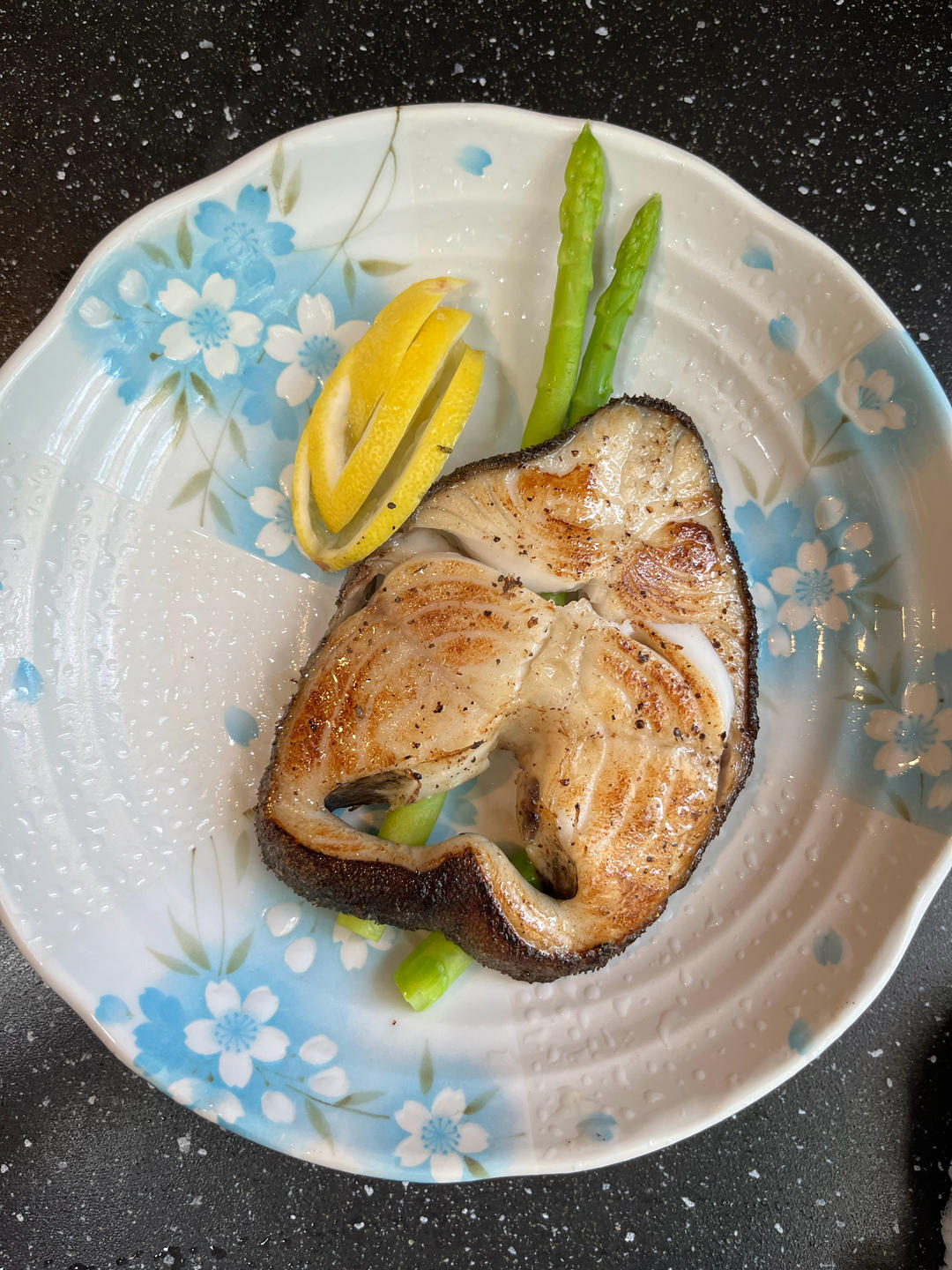 香煎柠檬黑鳕鱼扒