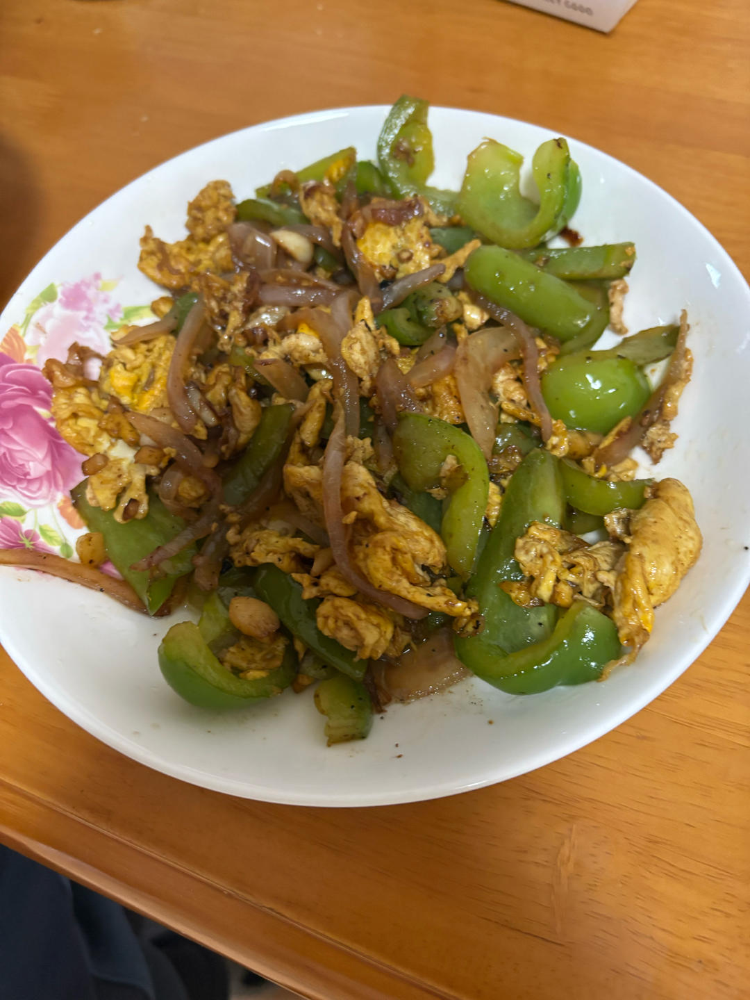 青椒洋葱炒蛋的做法