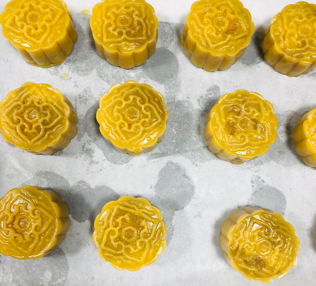 广式月饼——蛋黄莲蓉月饼