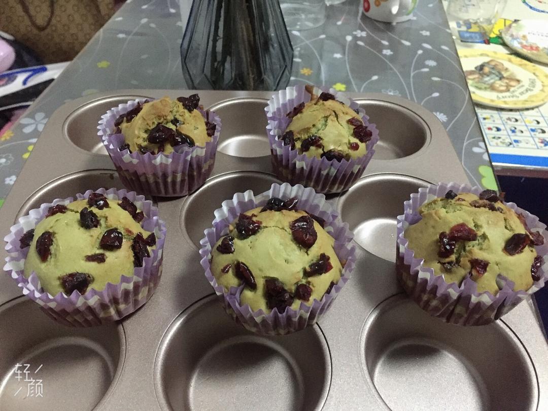 烘焙新手烤箱入门浓香抹茶蔓越莓麦芬纸杯蛋糕