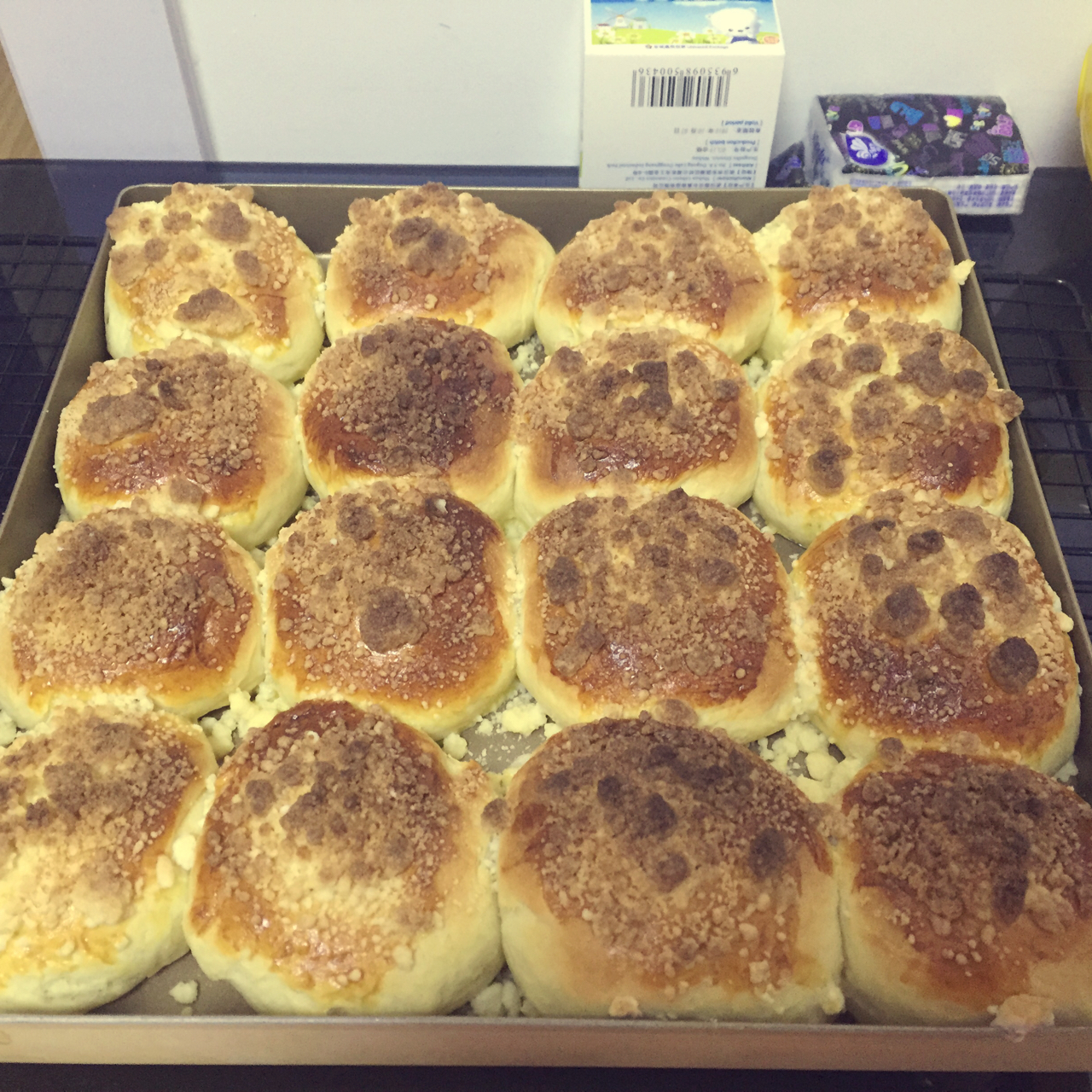 奶香酥粒面包