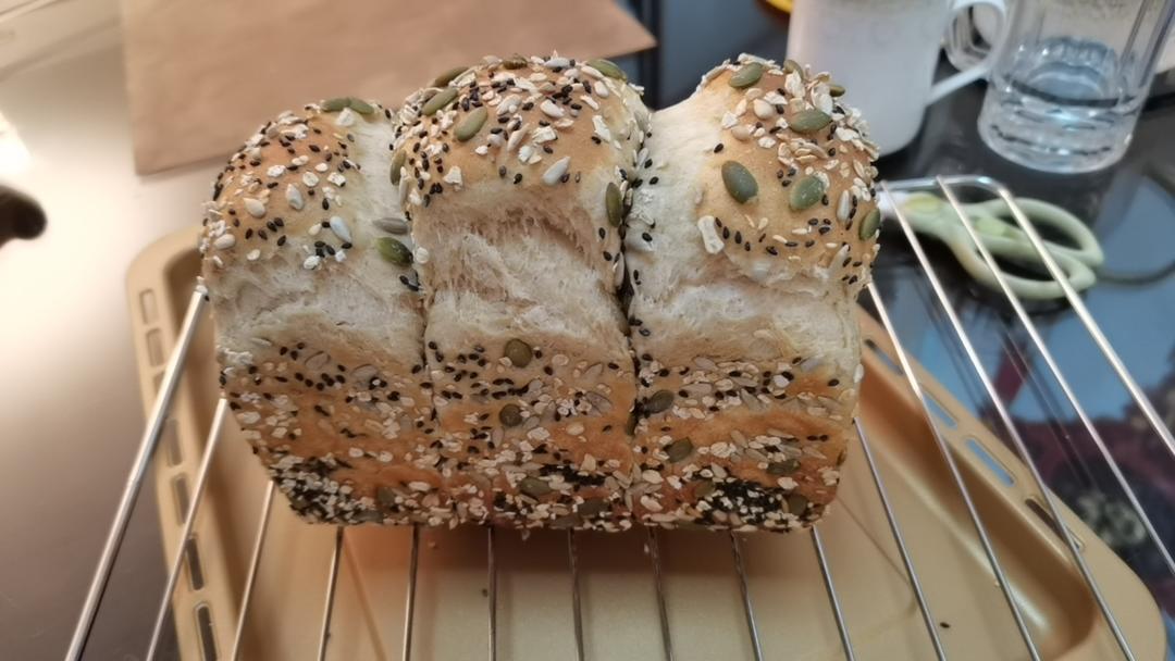 低糖高纤软妹子——杂粮全麦吐司🍞