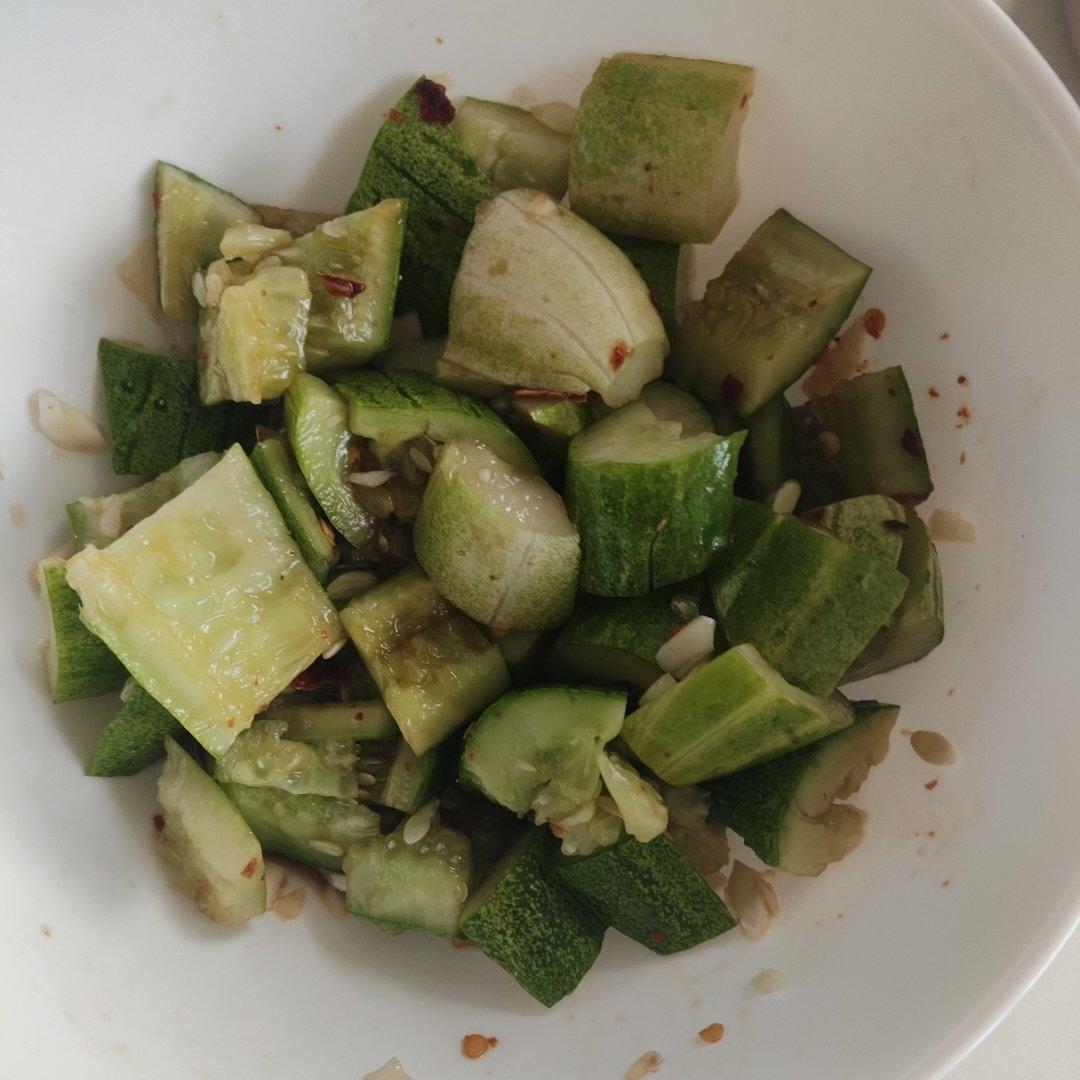 赞不绝口拍黄瓜🥒