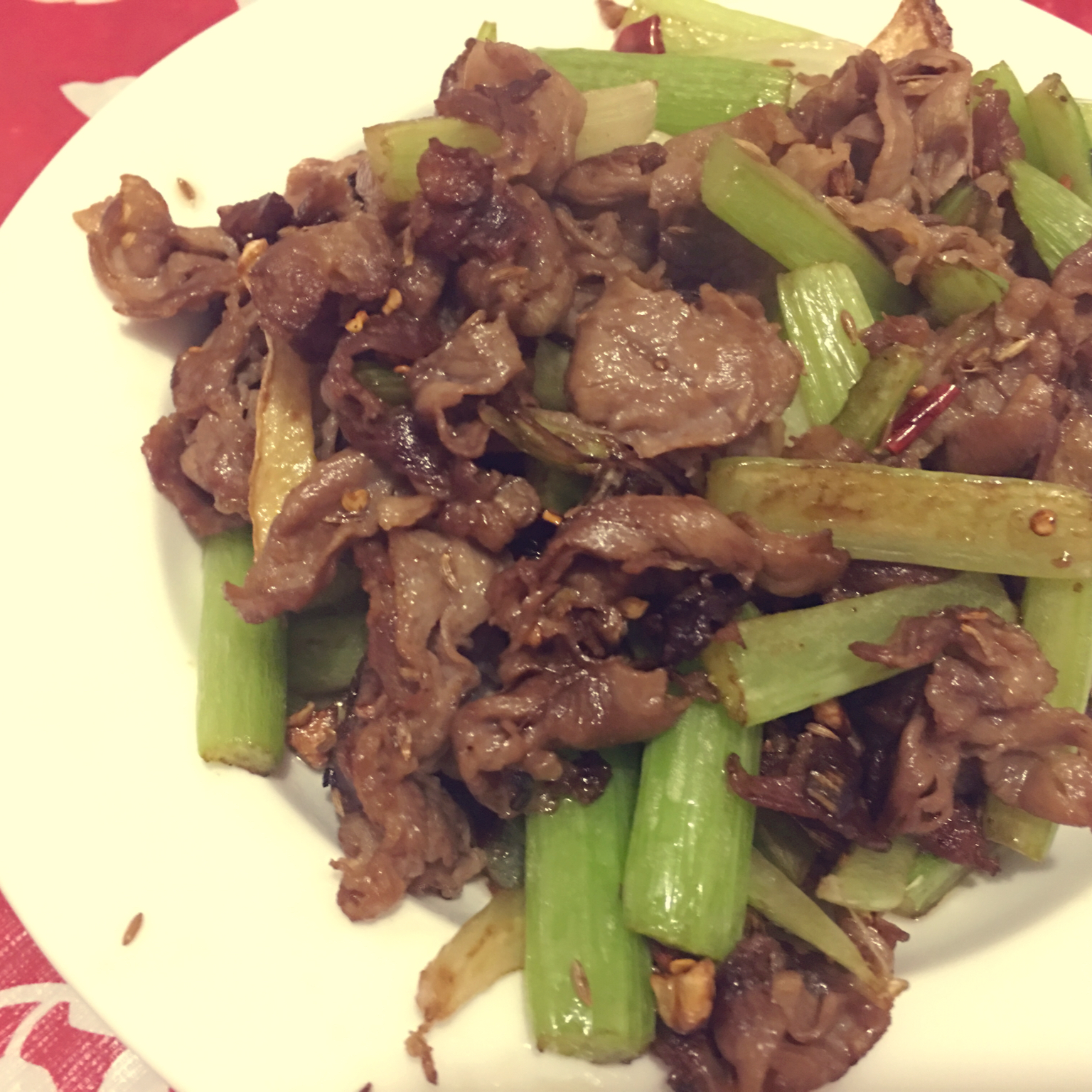 芹菜炒牛肉