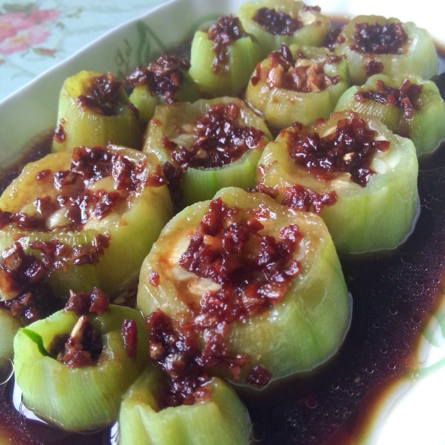 只需要五分钟就可以的美味蒜蓉蒸丝瓜