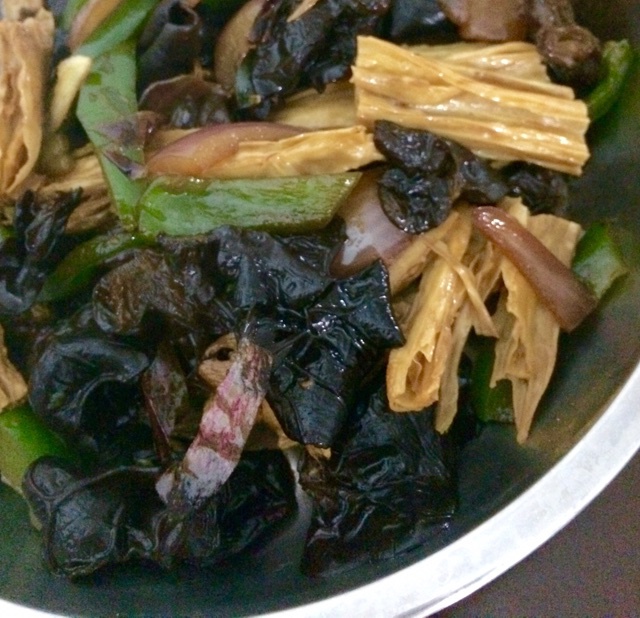 青椒木耳炒腐竹