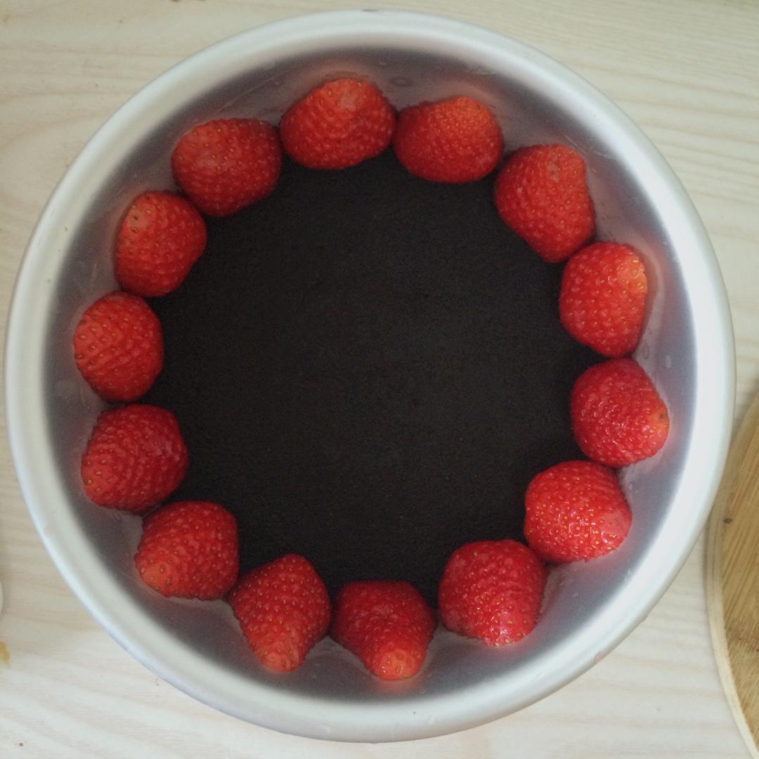 草莓慕斯蛋糕的做法 步骤11