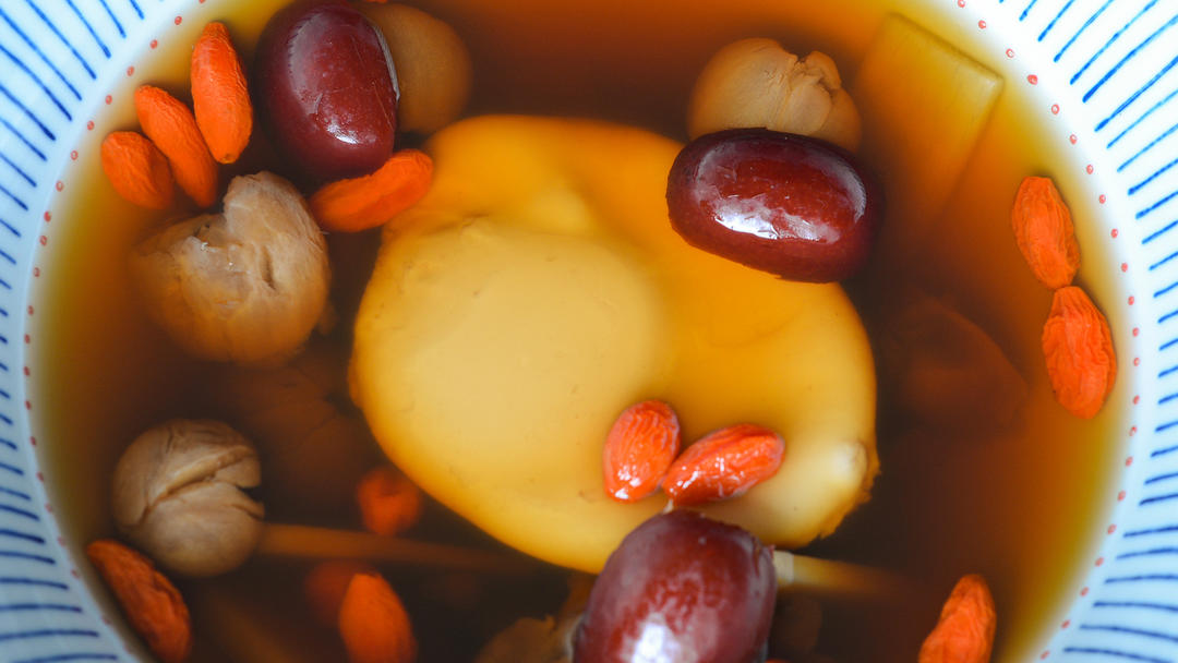 暖宫汤 | 今天就简单煮个汤吧，适合女孩子喝的那种。的做法