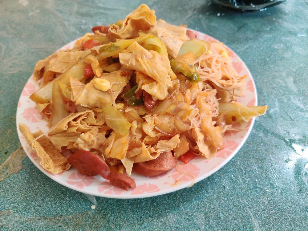 包菜虾米炒粉丝