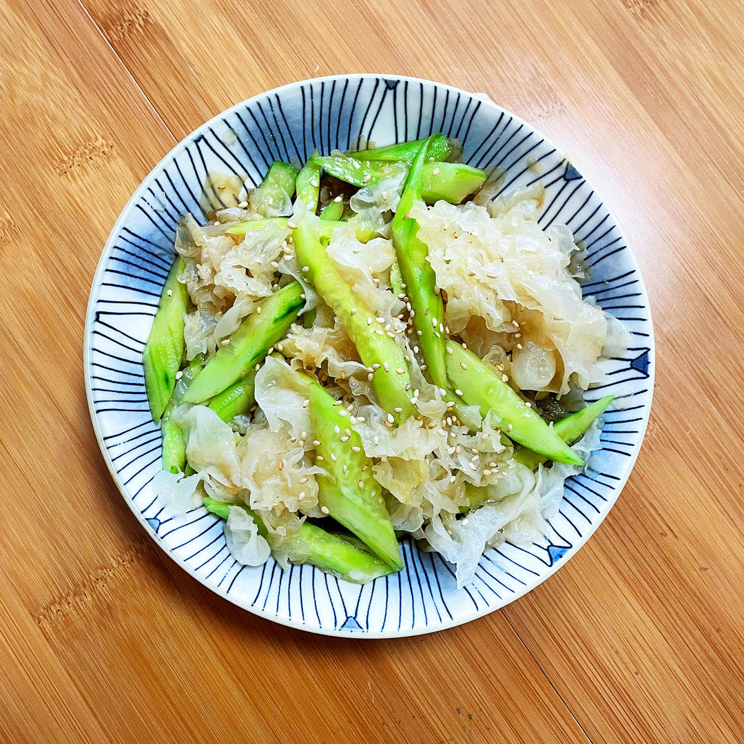 超级简单的凉拌银耳