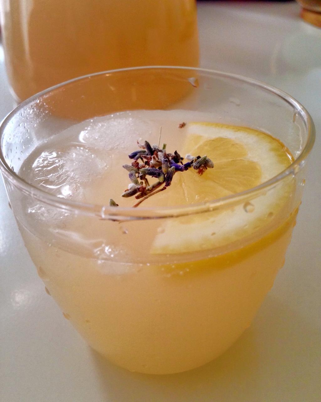 薰衣草蜂蜜柠檬水   Lavender Honey Lemonade