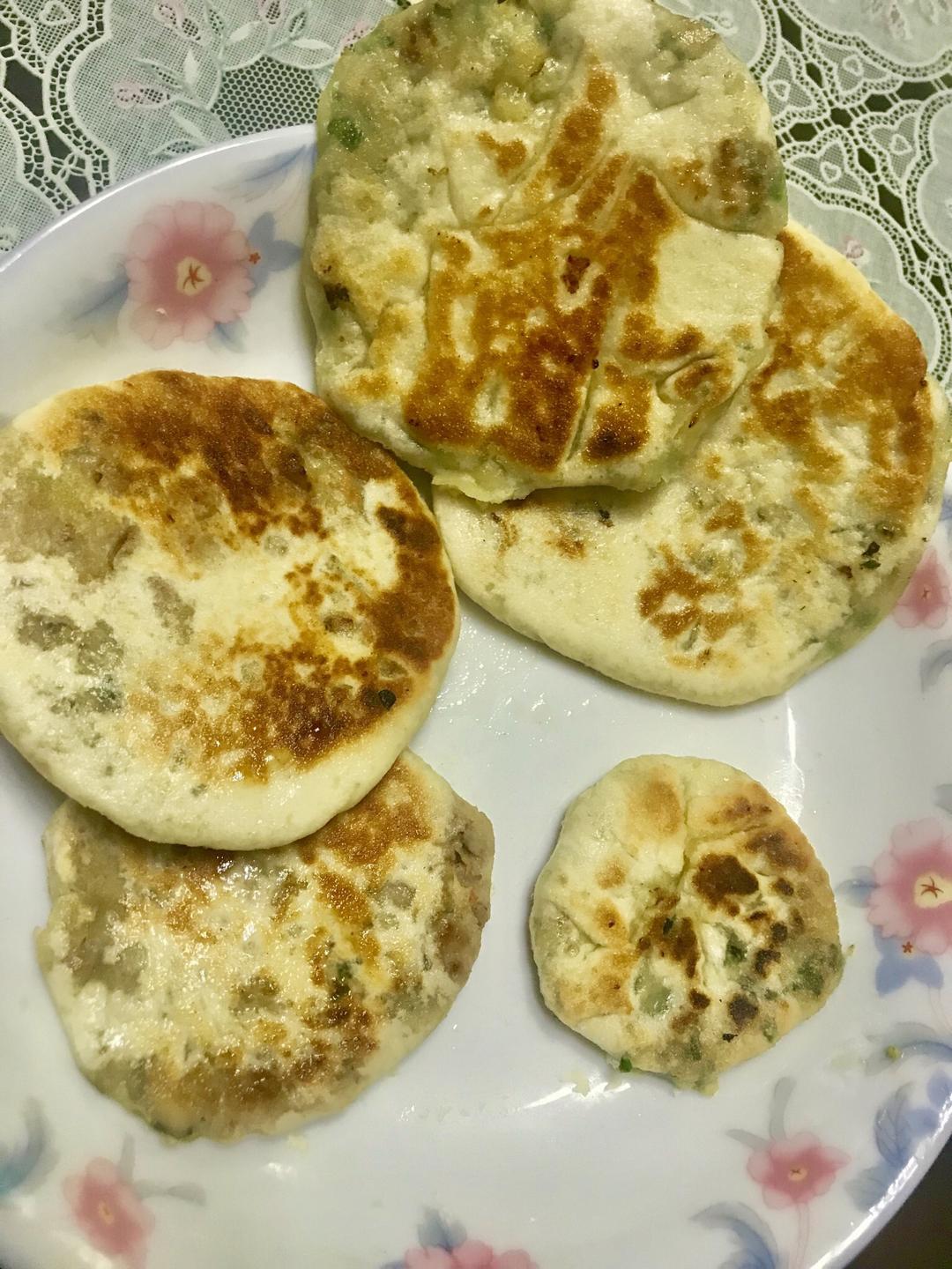 韮菜煎饼和肉包