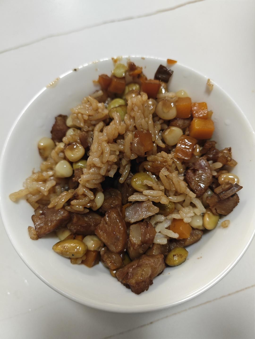 懒人必备～电饭煲腊肠焖饭