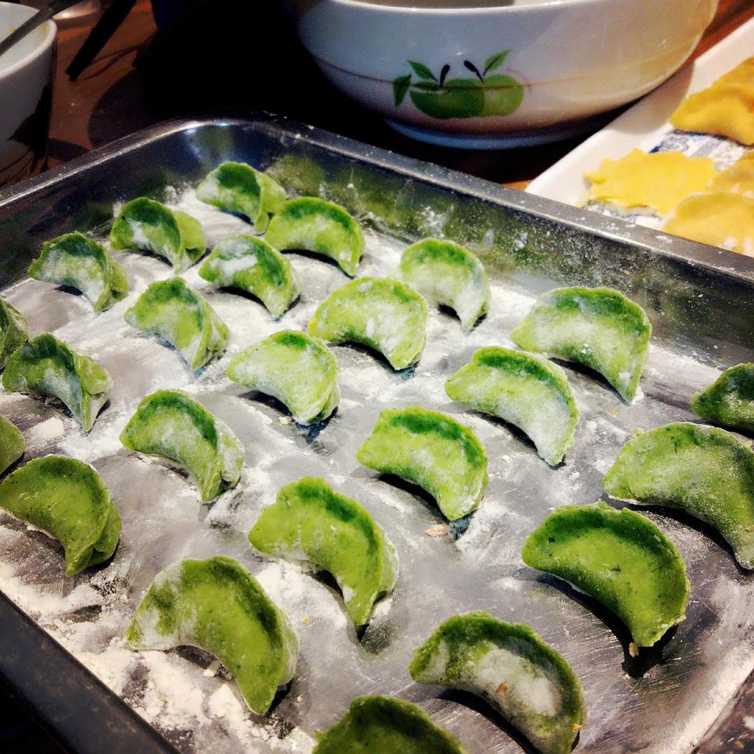 宝宝爱吃的彩色小饺子