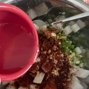 5分钟制作韩式泡菜下饭菜腌白萝卜的做法 步骤10