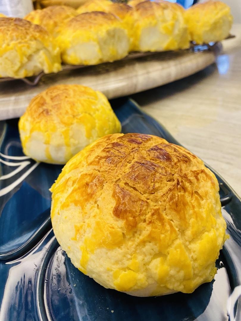 好吃到炸裂的港式菠萝包（附带制作酥皮的小视频）