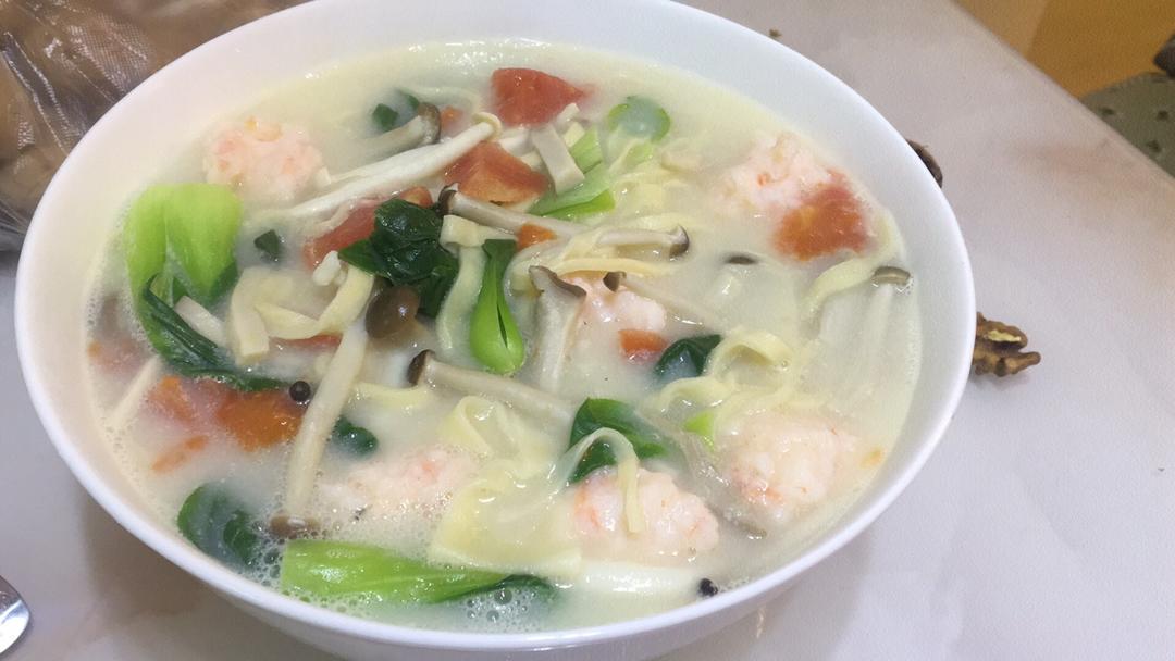 【食材包操作说明】奶香虾滑菌菇汤