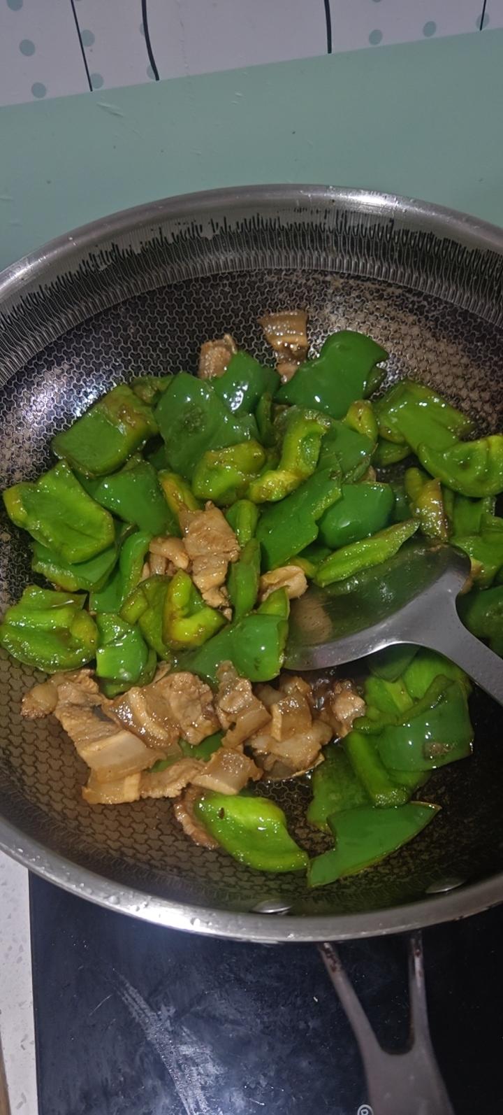 柿子椒炒肉