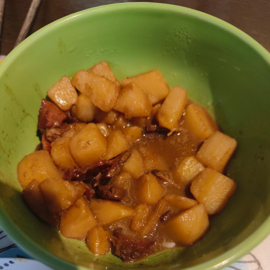 腊肉焖土豆
