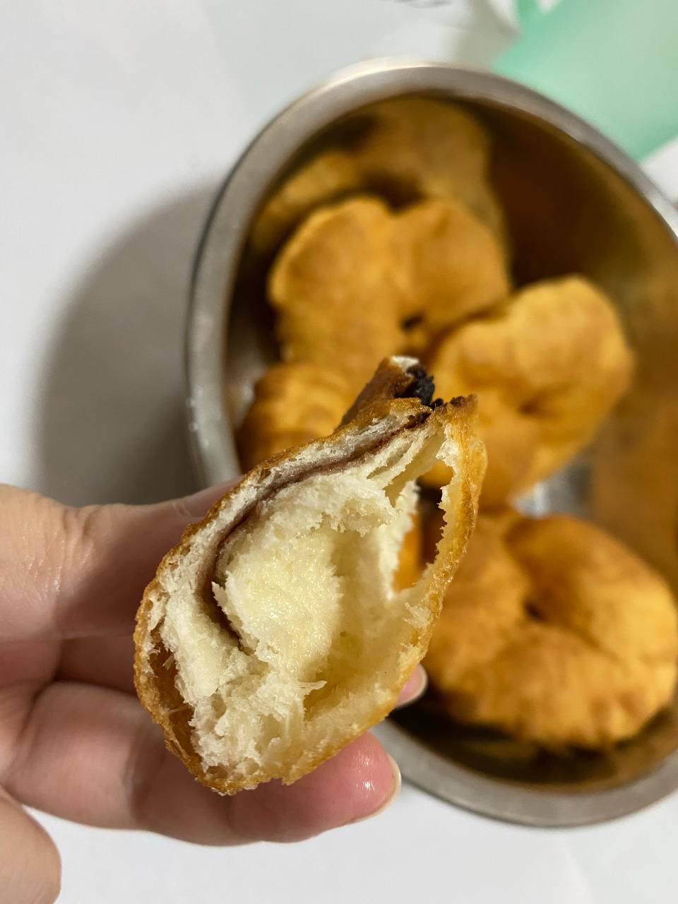 家庭版炸油饼 做法简单 外酥里软 附细节视频详解