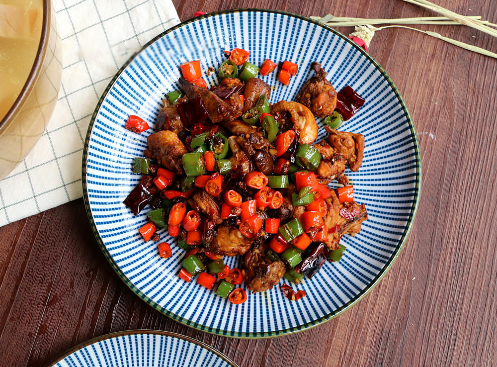 快手菜鲜椒辣子鸡·小美的美食的做法