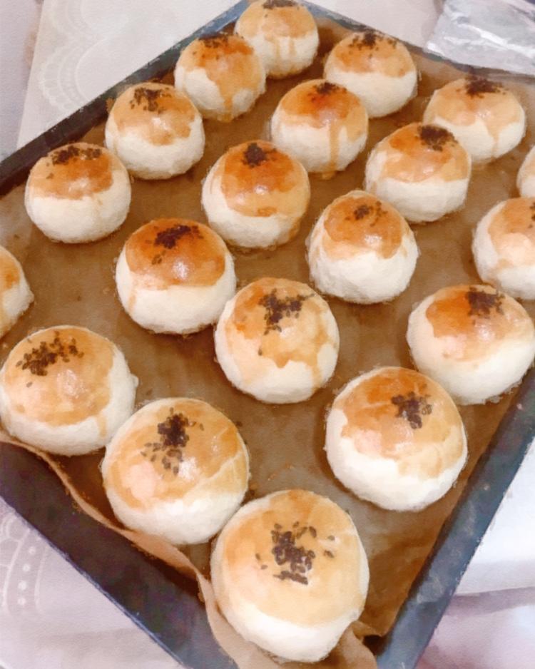 蛋黄酥（黄油、猪油）、酥皮月饼