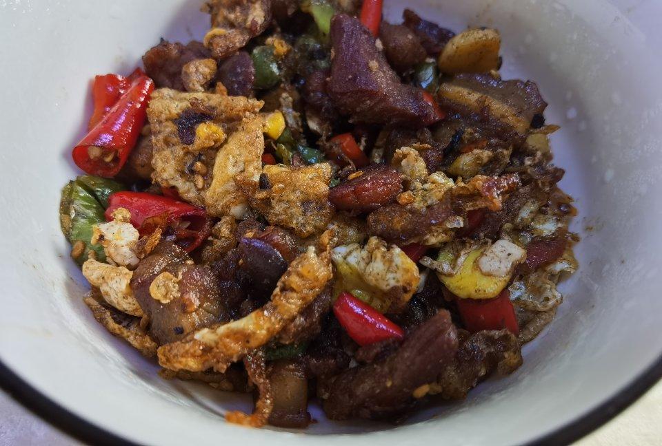 辣椒荷包蛋炒肉（正宗农家一碗香）超级下饭