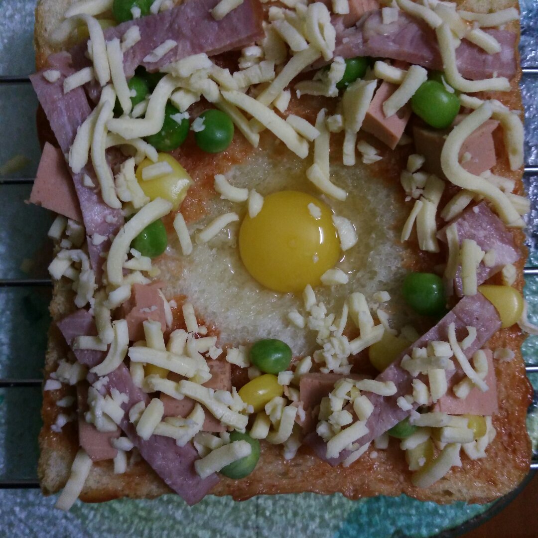 吐司太阳蛋披萨
