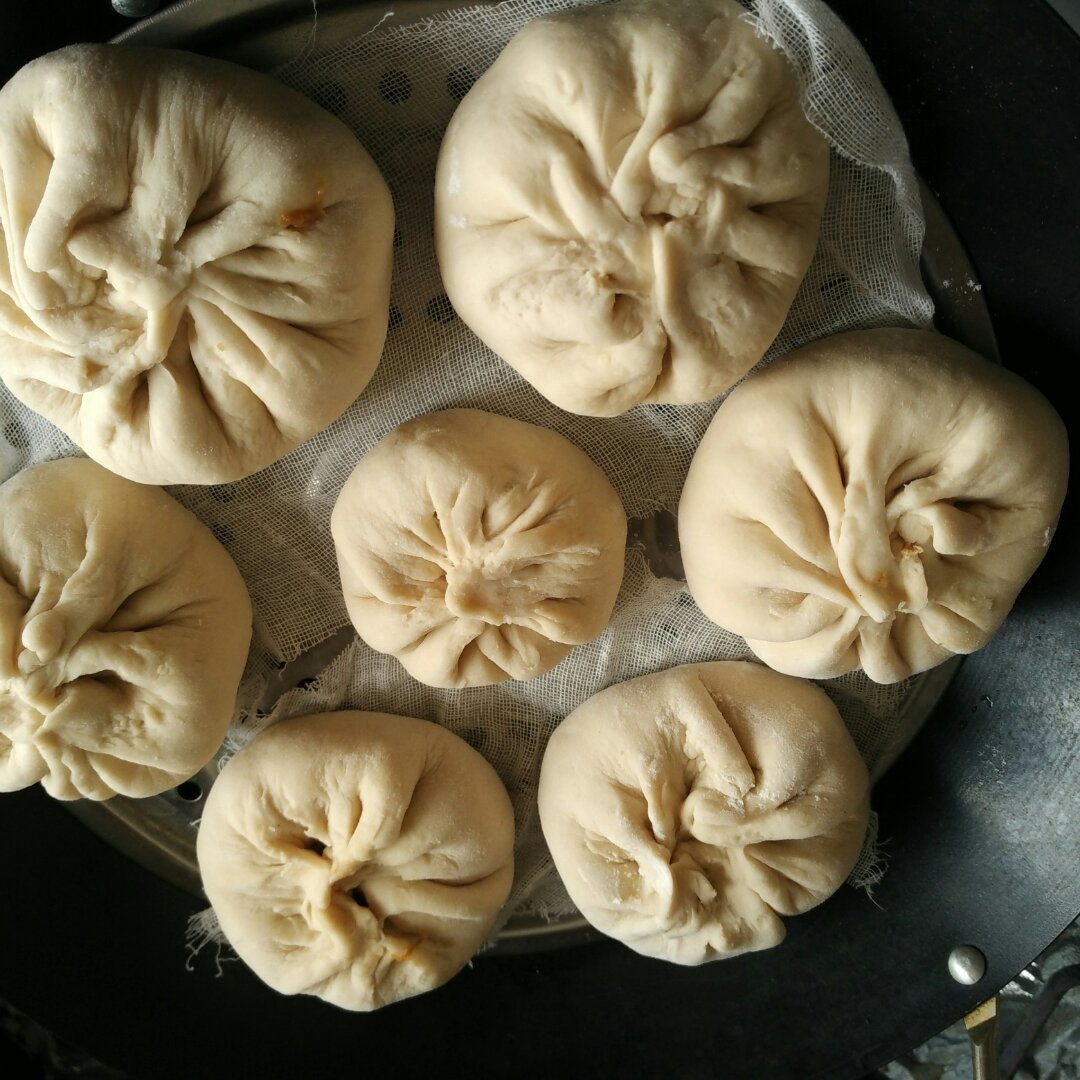 鲜美多汁的洋葱牛肉包子