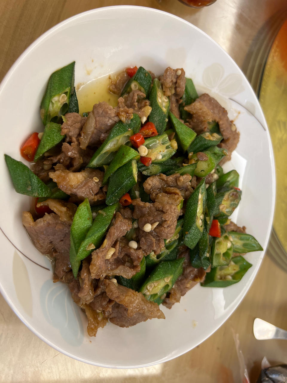 牛肉炒秋葵