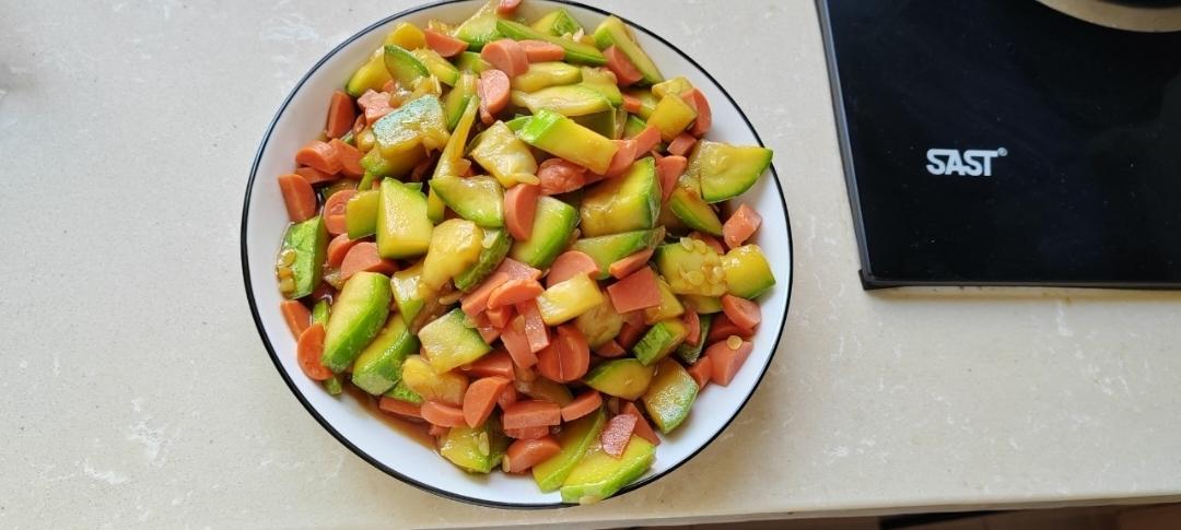 超简单的西葫芦炒火腿肠