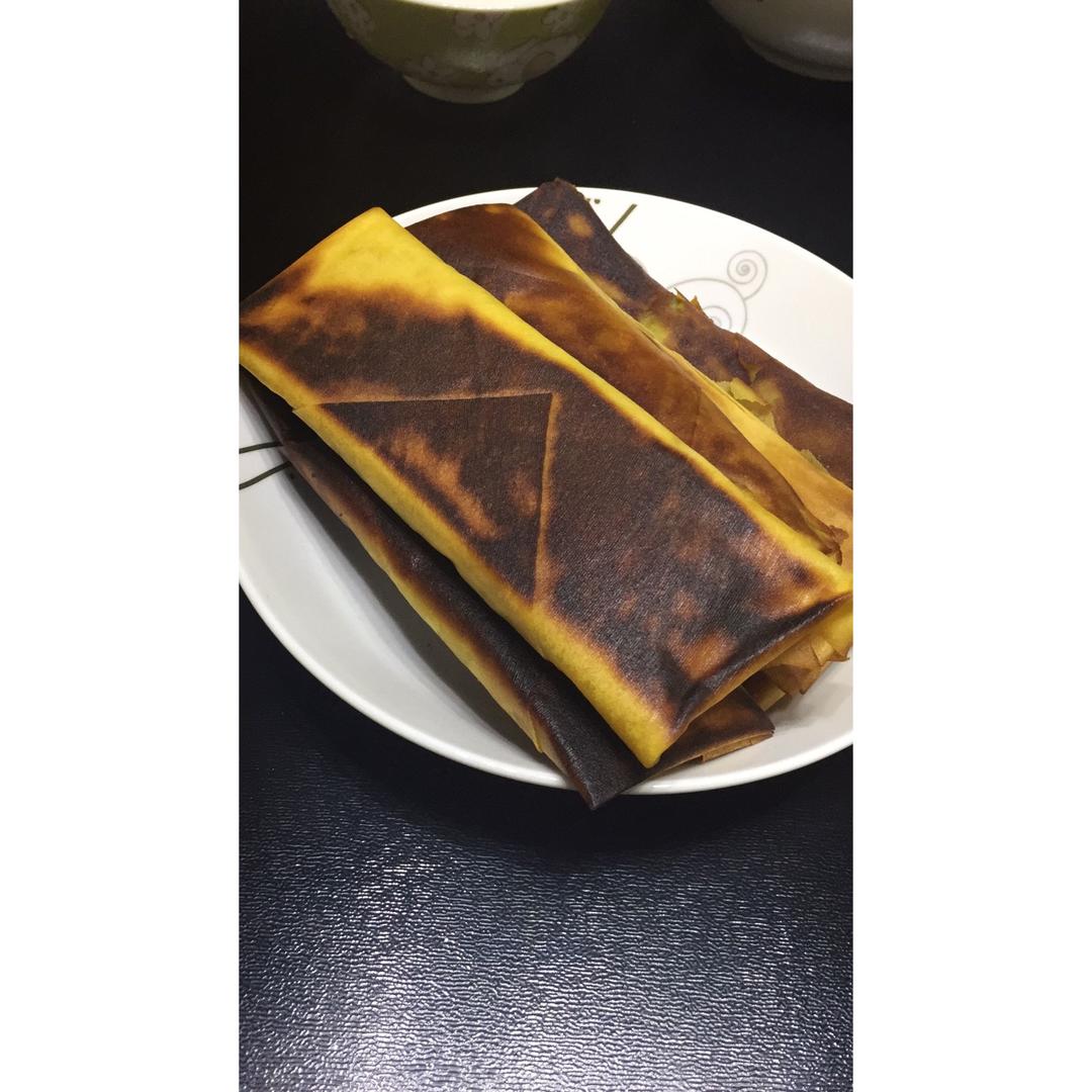 姥姥发明的煎饼版韭菜盒子