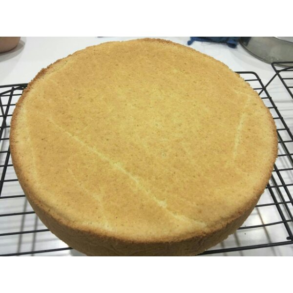 不塌不裂超完美的分蛋法八寸戚风蛋糕