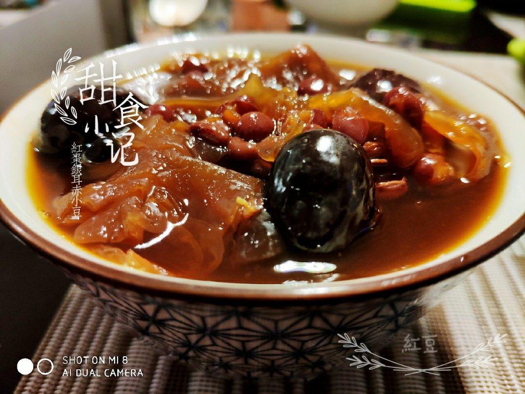 冰糖银耳红枣汤