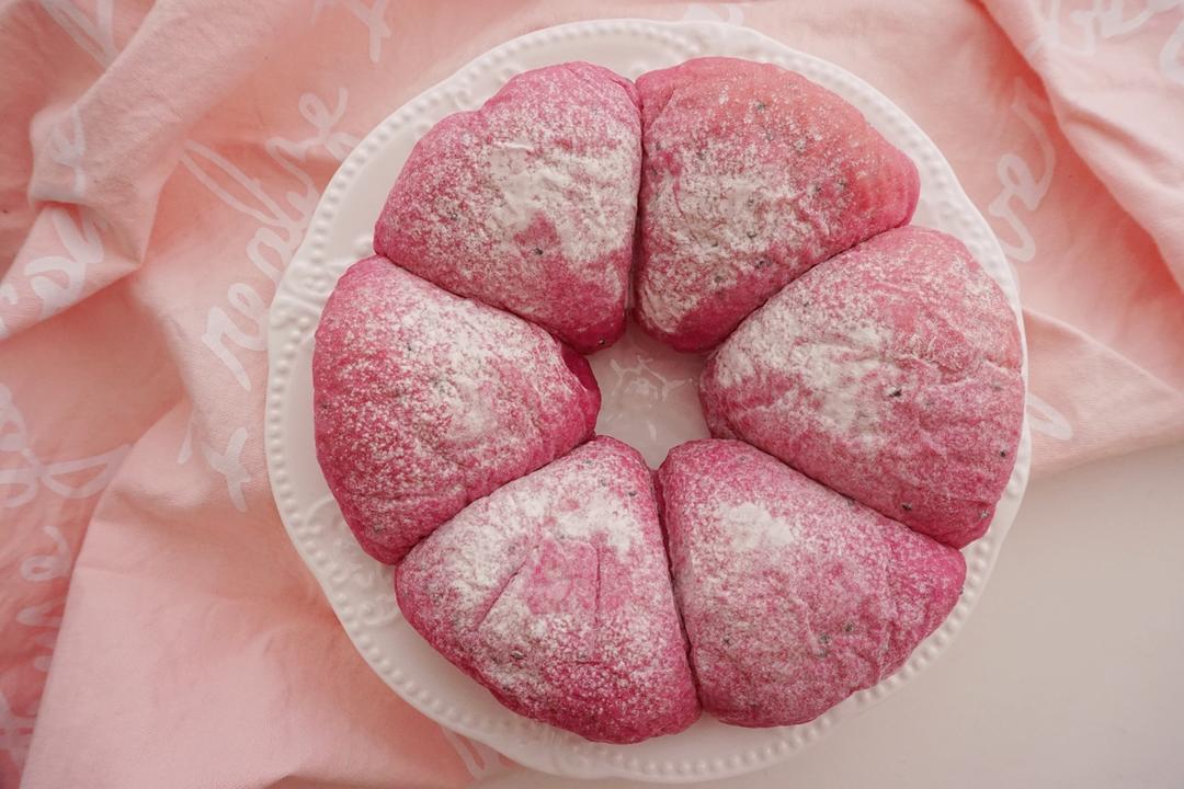 💕少女心biu biu biu 💕 肉松馅的火龙果面包