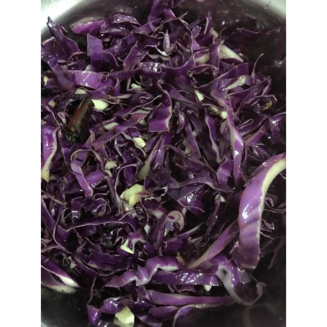 超开胃凉拌紫甘蓝