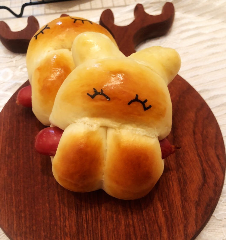 小兔子香肠面包