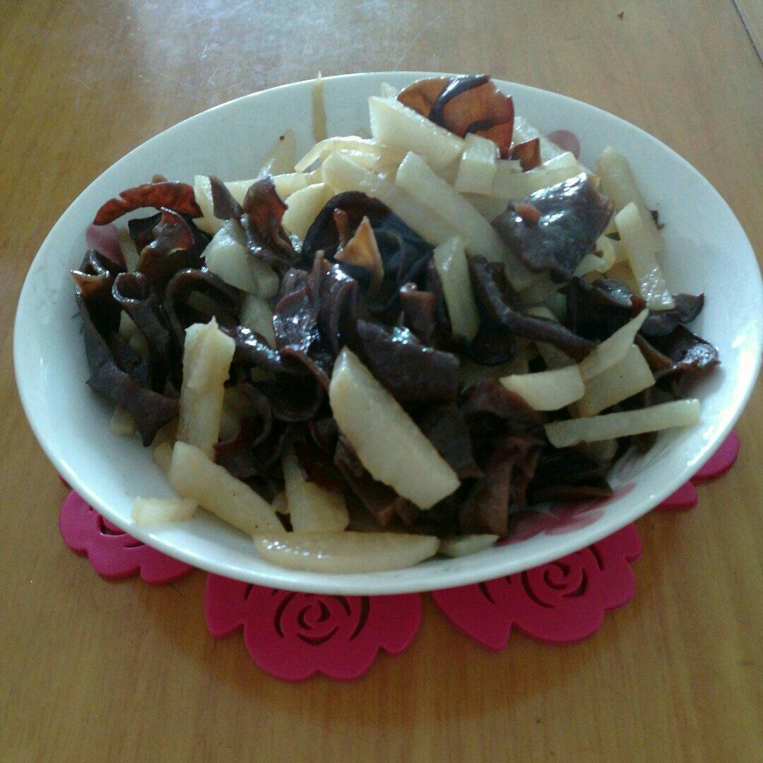 白萝卜炒木耳