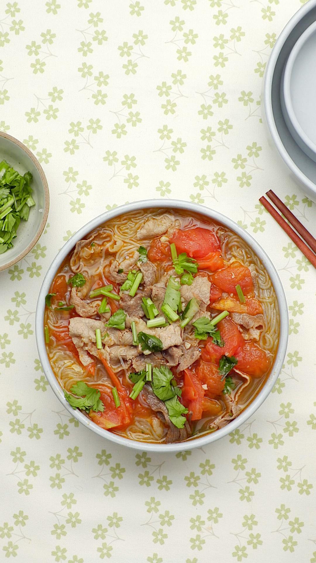 酸汤番茄肥牛粉丝