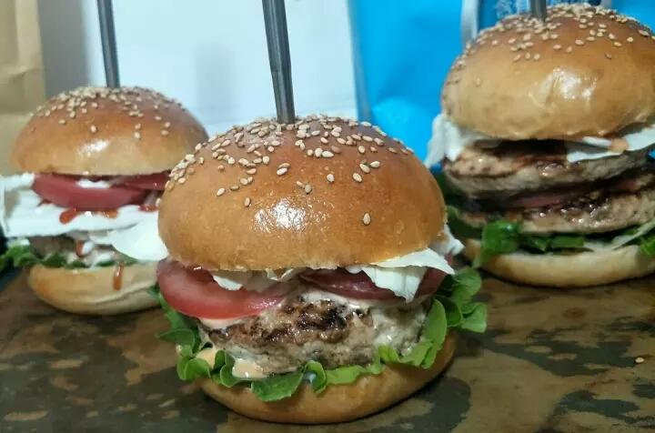 自制鸡肉汉堡包——肉饼和汉堡胚的制作