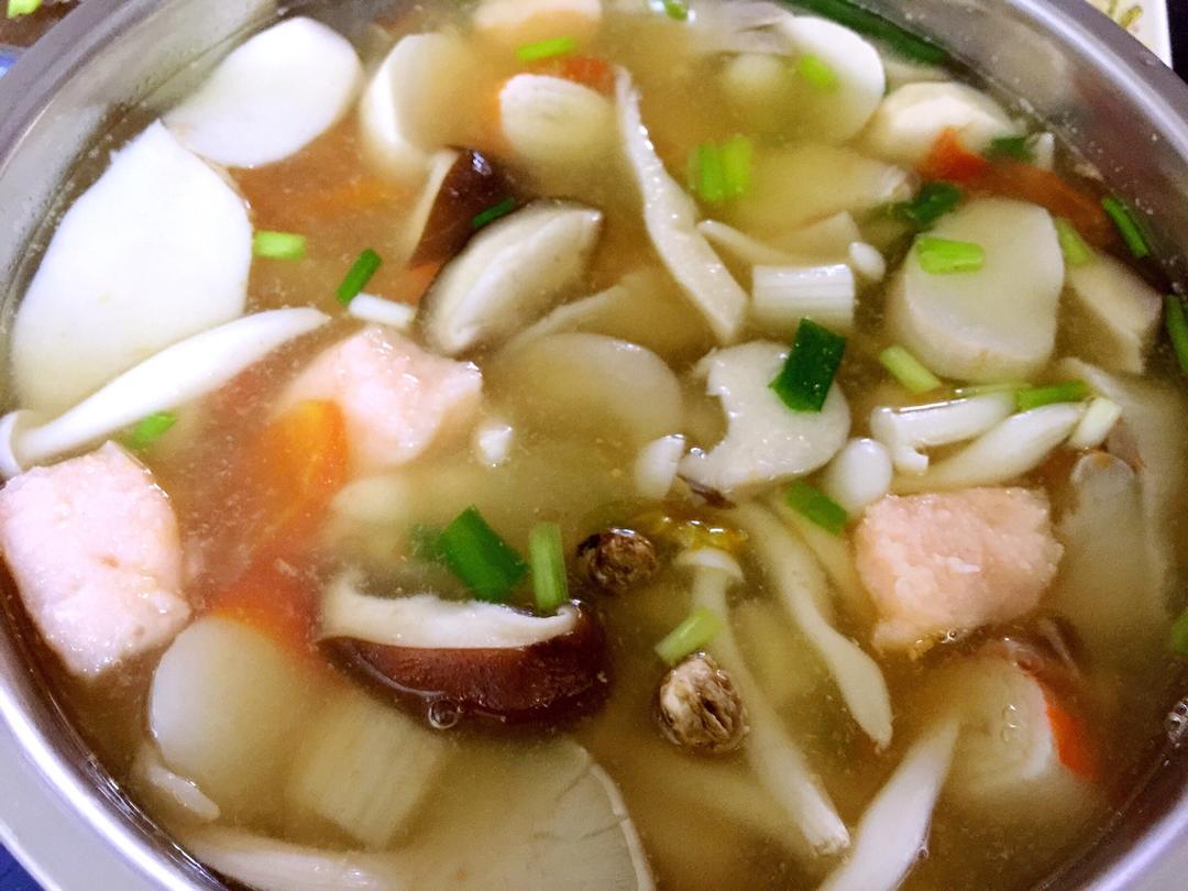 大头妹zx做的奶香虾滑菌菇汤