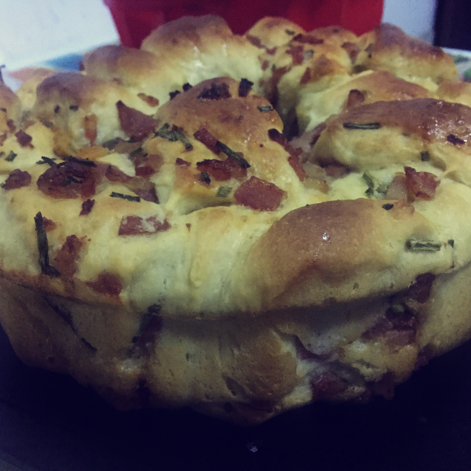 咸蛋黄培根葱香手撕包-香的没道理